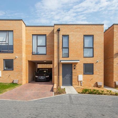 Cozen Villa Edgware Екстериор снимка