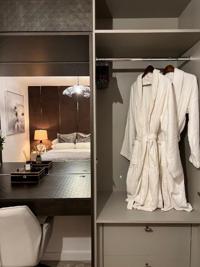 Cozen Villa Edgware Екстериор снимка