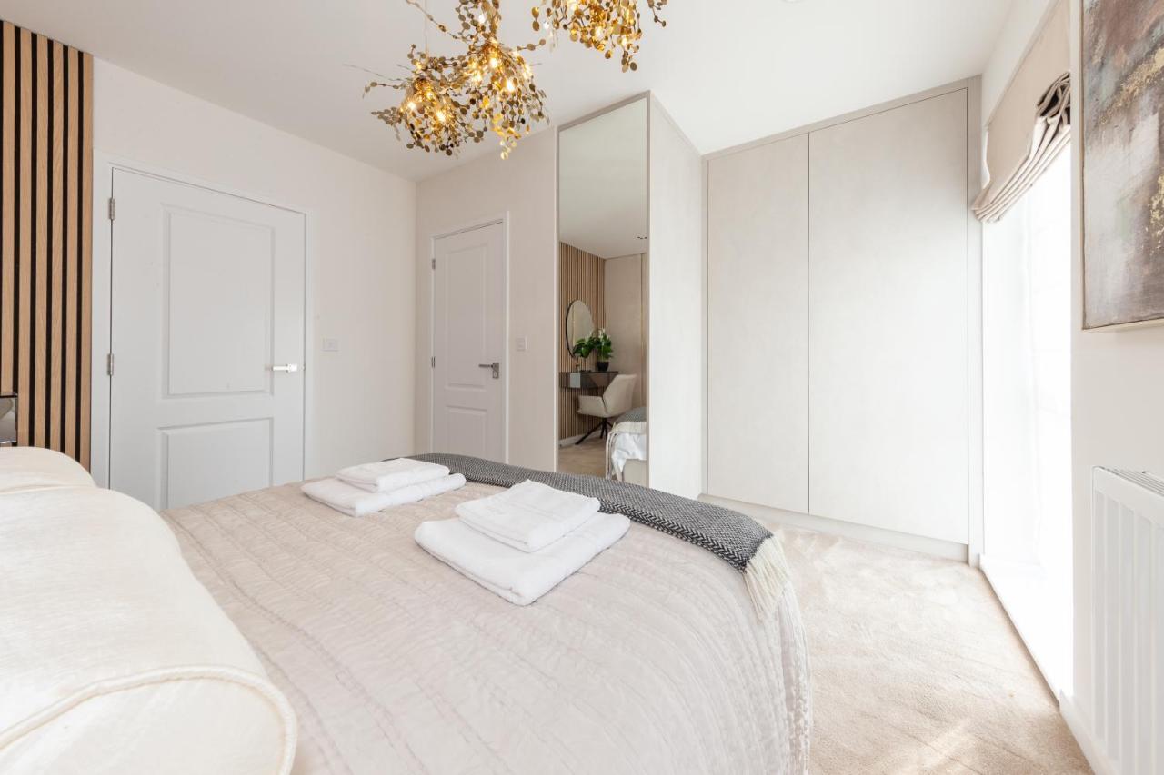 Cozen Villa Edgware Екстериор снимка