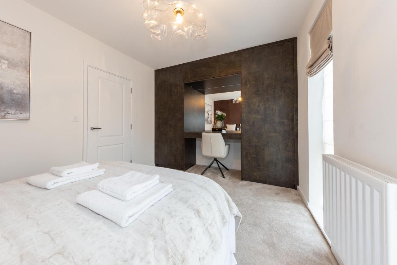 Cozen Villa Edgware Екстериор снимка
