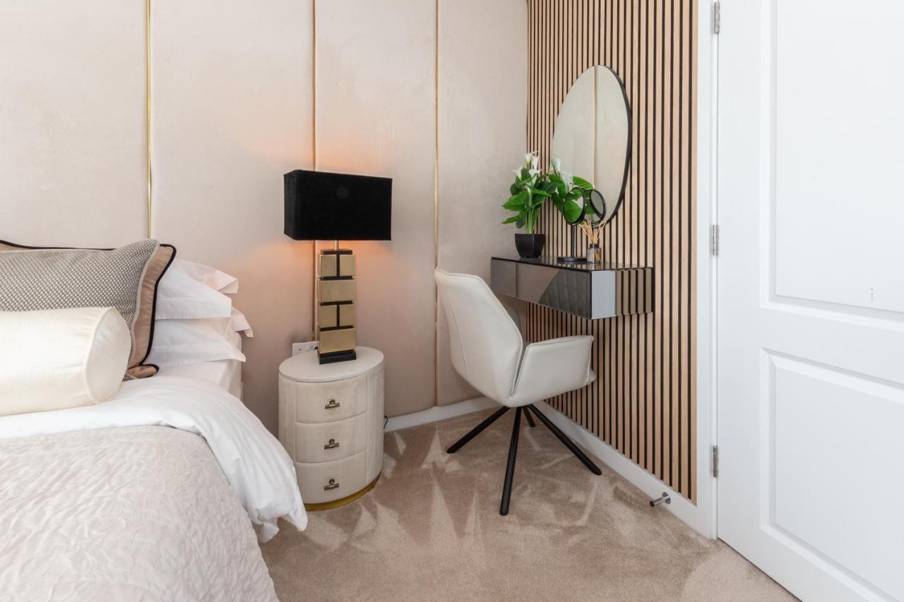 Cozen Villa Edgware Екстериор снимка